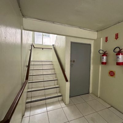 Apartamentos com 40m², 2 quartos, 1 garagem, no bairro Praia Comprida em São José