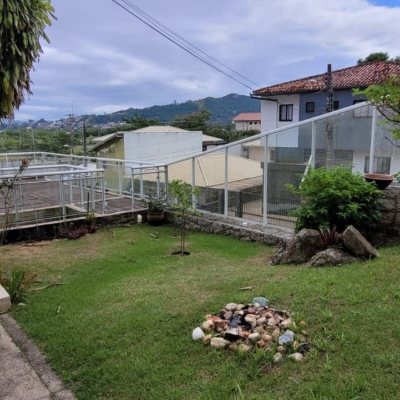 Casa Residencial com 110m², 3 quartos, 2 garagens, no bairro Saco Dos Limões em Florianópolis