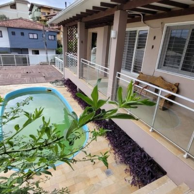 Casa Residencial com 110m², 3 quartos, 2 garagens, no bairro Saco Dos Limões em Florianópolis