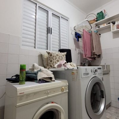 Casa Residencial com 110m², 3 quartos, 2 garagens, no bairro Saco Dos Limões em Florianópolis