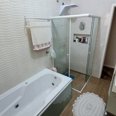 Casa Residencial com 110m², 3 quartos, 2 garagens, no bairro Saco Dos Limões em Florianópolis