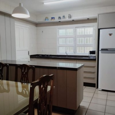 Casa em Condomínio com 735m², 4 quartos, 1 suíte, 5 garagens, no bairro Ponta Das Canas em Florianópolis