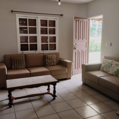 Casa em Condomínio com 735m², 4 quartos, 1 suíte, 5 garagens, no bairro Ponta Das Canas em Florianópolis