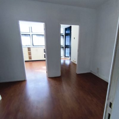 Sala com 30m², no bairro Centro em Florianópolis