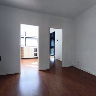 Sala com 30m², no bairro Centro em Florianópolis
