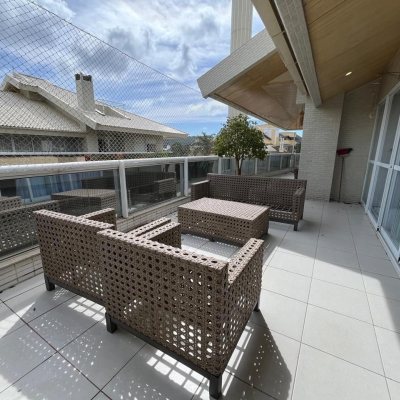Cobertura com 209m², 4 quartos, 4 suítes, 3 garagens, no bairro Canasvieiras em Florianópolis