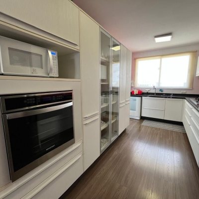 Cobertura com 209m², 4 quartos, 4 suítes, 3 garagens, no bairro Canasvieiras em Florianópolis