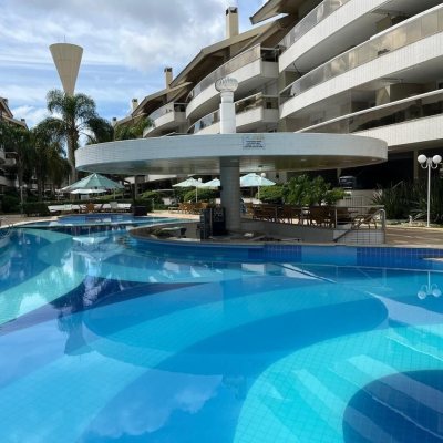 Cobertura com 209m², 4 quartos, 4 suítes, 3 garagens, no bairro Canasvieiras em Florianópolis