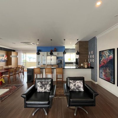 Cobertura com 209m², 4 quartos, 4 suítes, 3 garagens, no bairro Canasvieiras em Florianópolis