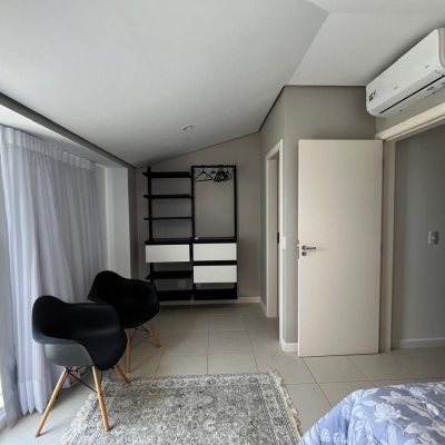 Cobertura com 209m², 4 quartos, 4 suítes, 3 garagens, no bairro Canasvieiras em Florianópolis