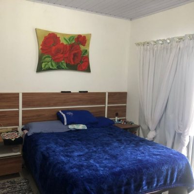 Casa Residencial com 99m², 2 quartos, 1 suíte, no bairro São João Do Rio Vermelho em Florianópolis