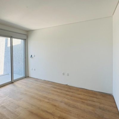 Casa Residencial com 132m², 3 quartos, 3 suítes, 2 garagens, no bairro Campeche em Florianópolis