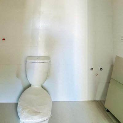 Casa Residencial com 132m², 3 quartos, 3 suítes, 2 garagens, no bairro Campeche em Florianópolis