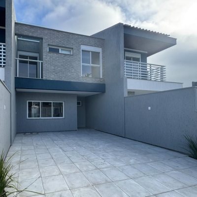 Casa Residencial com 132m², 3 quartos, 3 suítes, 2 garagens, no bairro Campeche em Florianópolis