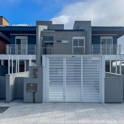 Casa Residencial com 132m², 3 quartos, 3 suítes, 2 garagens, no bairro Campeche em Florianópolis