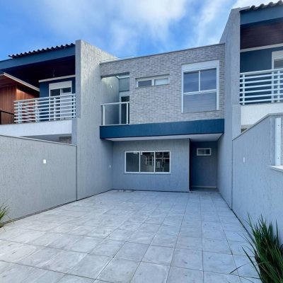 Casa Residencial com 132m², 3 quartos, 3 suítes, 2 garagens, no bairro Campeche em Florianópolis