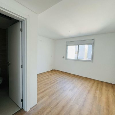 Casa Residencial com 132m², 3 quartos, 3 suítes, 2 garagens, no bairro Campeche em Florianópolis