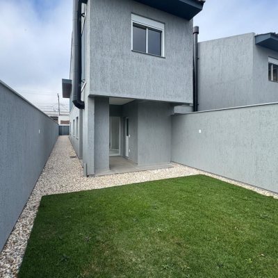 Casa Residencial com 170m², 3 quartos, 1 suíte, 2 garagens, no bairro Campeche em Florianópolis
