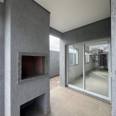 Casa Residencial com 170m², 3 quartos, 1 suíte, 2 garagens, no bairro Campeche em Florianópolis