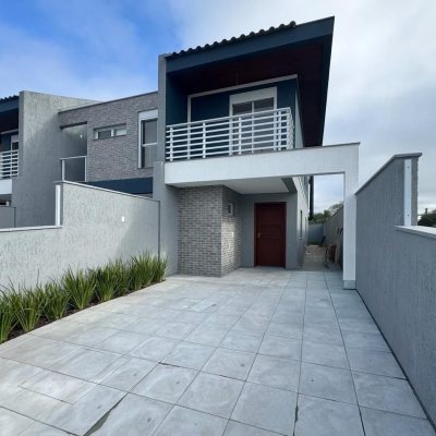 Casa Residencial com 170m², 3 quartos, 1 suíte, 2 garagens, no bairro Campeche em Florianópolis