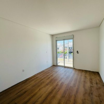 Casa Residencial com 170m², 3 quartos, 1 suíte, 2 garagens, no bairro Campeche em Florianópolis