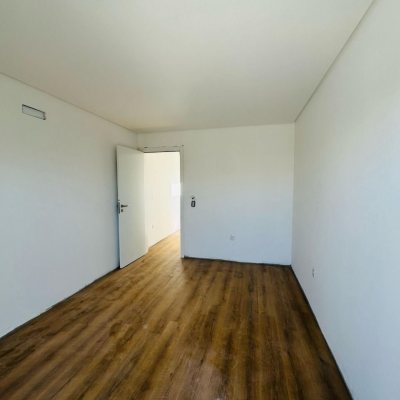 Casa Residencial com 170m², 3 quartos, 1 suíte, 2 garagens, no bairro Campeche em Florianópolis