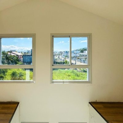 Casa Residencial com 170m², 3 quartos, 1 suíte, 2 garagens, no bairro Campeche em Florianópolis