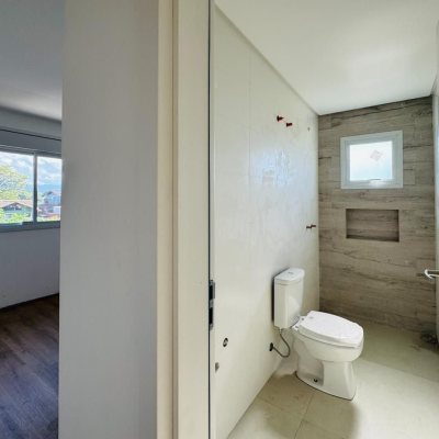 Casa Residencial com 170m², 3 quartos, 1 suíte, 2 garagens, no bairro Campeche em Florianópolis