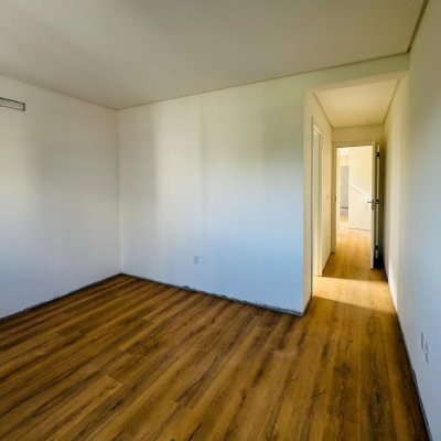 Casa Residencial com 170m², 3 quartos, 1 suíte, 2 garagens, no bairro Campeche em Florianópolis