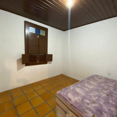 Casa Residencial com 138m², 4 quartos, 4 garagens, no bairro Ingleses do Rio Vermelho em Florianópolis