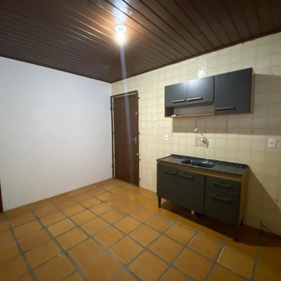 Casa Residencial com 138m², 4 quartos, 4 garagens, no bairro Ingleses do Rio Vermelho em Florianópolis