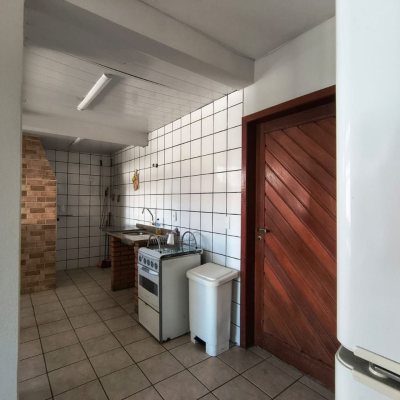 Apartamentos com 110m², 3 quartos, 1 suíte, 1 garagem, no bairro Capoeiras em Florianópolis