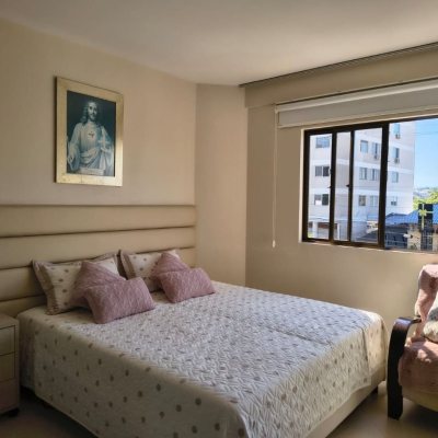 Apartamentos com 110m², 3 quartos, 1 suíte, 1 garagem, no bairro Capoeiras em Florianópolis