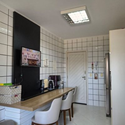 Apartamentos com 110m², 3 quartos, 1 suíte, 1 garagem, no bairro Capoeiras em Florianópolis
