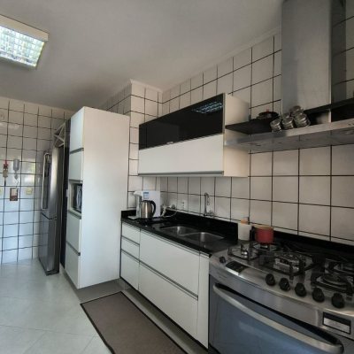 Apartamentos com 110m², 3 quartos, 1 suíte, 1 garagem, no bairro Capoeiras em Florianópolis