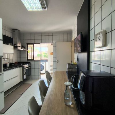 Apartamentos com 110m², 3 quartos, 1 suíte, 1 garagem, no bairro Capoeiras em Florianópolis