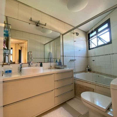 Apartamentos com 128m², 3 quartos, 3 suítes, 2 garagens, no bairro Jurerê Internacional em Florianópolis