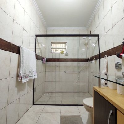 Casa Residencial com 250m², 3 quartos, 1 suíte, 4 garagens, no bairro Centro em São José