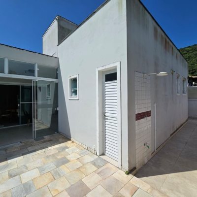 Casa em Condomínio com 224m², 4 quartos, 3 suítes, 2 garagens, no bairro Ponta Das Canas em Florianópolis