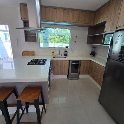 Casa em Condomínio com 224m², 4 quartos, 3 suítes, 2 garagens, no bairro Ponta Das Canas em Florianópolis