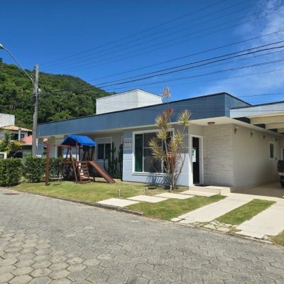Casa em Condomínio com 224m², 4 quartos, 3 suítes, 2 garagens, no bairro Ponta Das Canas em Florianópolis