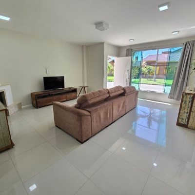 Casa em Condomínio com 224m², 4 quartos, 3 suítes, 2 garagens, no bairro Ponta Das Canas em Florianópolis