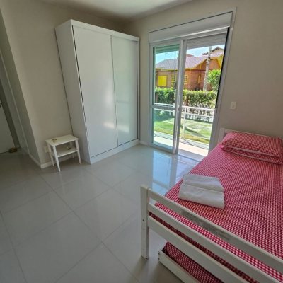 Casa em Condomínio com 224m², 4 quartos, 3 suítes, 2 garagens, no bairro Ponta Das Canas em Florianópolis