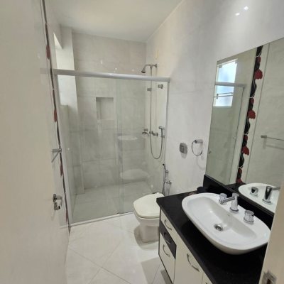 Casa em Condomínio com 224m², 4 quartos, 3 suítes, 2 garagens, no bairro Ponta Das Canas em Florianópolis