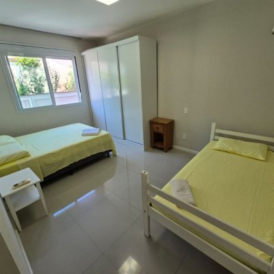 Casa em Condomínio com 224m², 4 quartos, 3 suítes, 2 garagens, no bairro Ponta Das Canas em Florianópolis