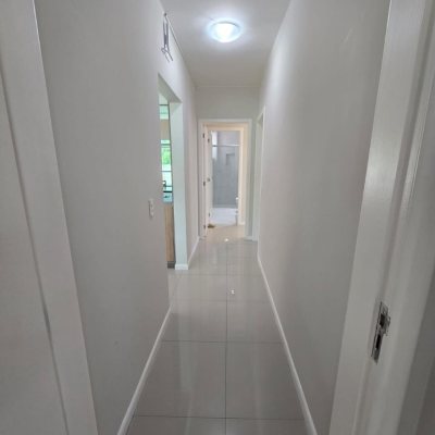 Casa em Condomínio com 224m², 4 quartos, 3 suítes, 2 garagens, no bairro Ponta Das Canas em Florianópolis