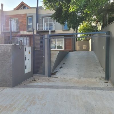 Casa Residencial com 157m², 3 quartos, 1 suíte, 2 garagens, no bairro Rio Tavares em Florianópolis