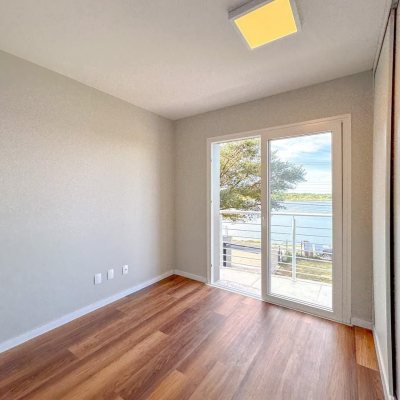 Casa Residencial com 157m², 3 quartos, 1 suíte, 2 garagens, no bairro Rio Tavares em Florianópolis