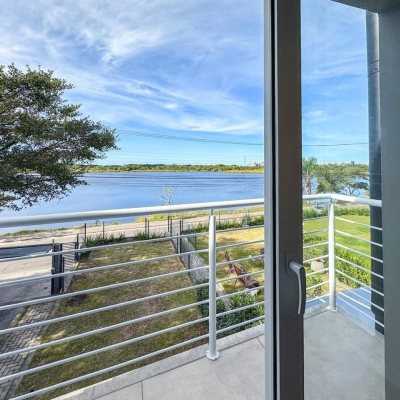 Casa Residencial com 157m², 3 quartos, 1 suíte, 2 garagens, no bairro Rio Tavares em Florianópolis