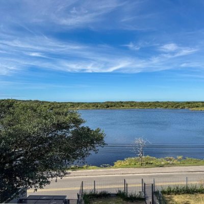 Casa Residencial com 157m², 3 quartos, 1 suíte, 2 garagens, no bairro Rio Tavares em Florianópolis